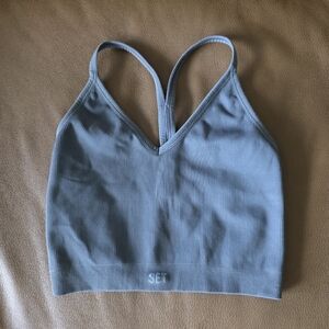 Set Active Sculptflex Ribbed V Sports Bra in Gray, Size Medium
